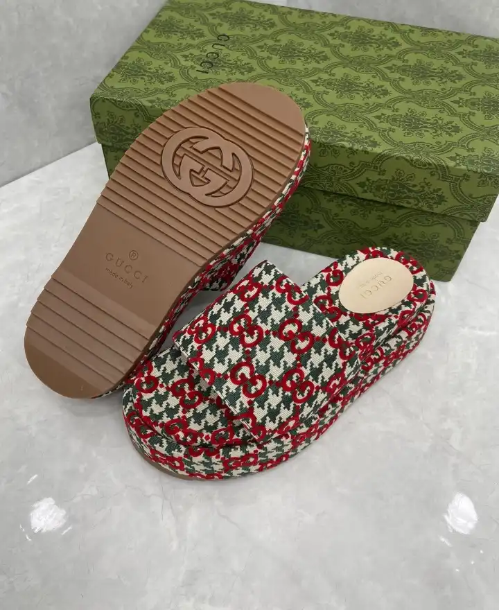 hype Gucci Slippers