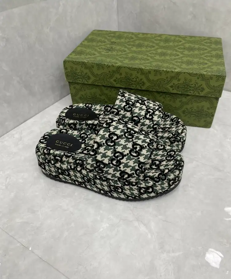 hype Gucci Slippers