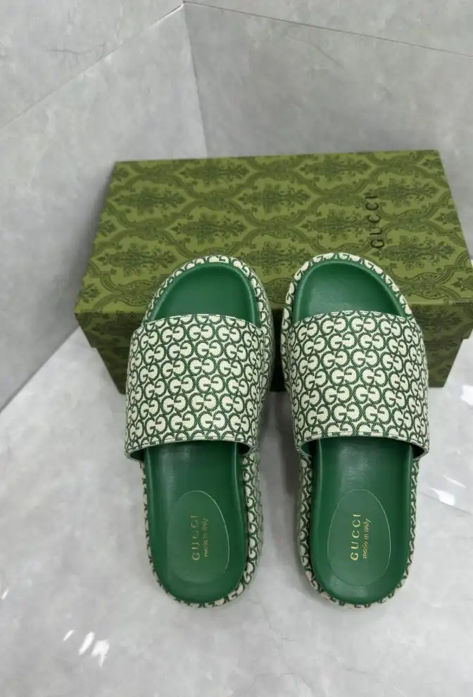 hype Gucci Slippers