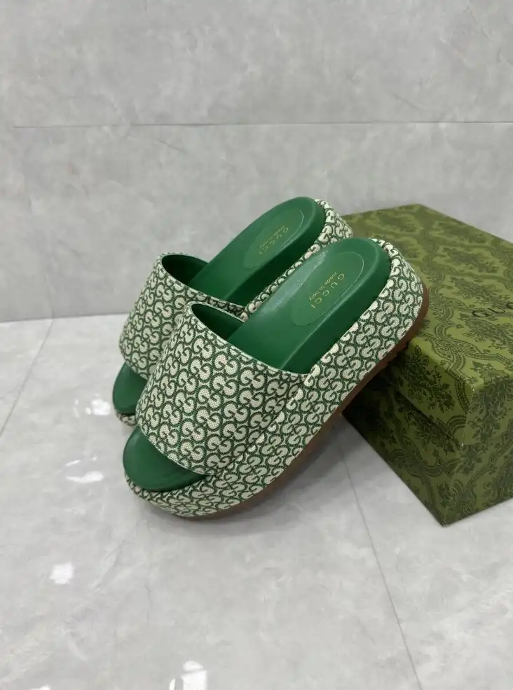 hype Gucci Slippers