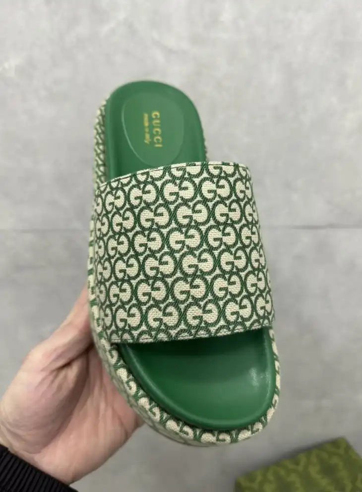 hype Gucci Slippers