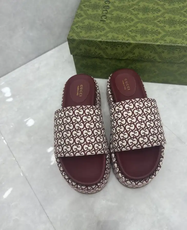 hype Gucci Slippers