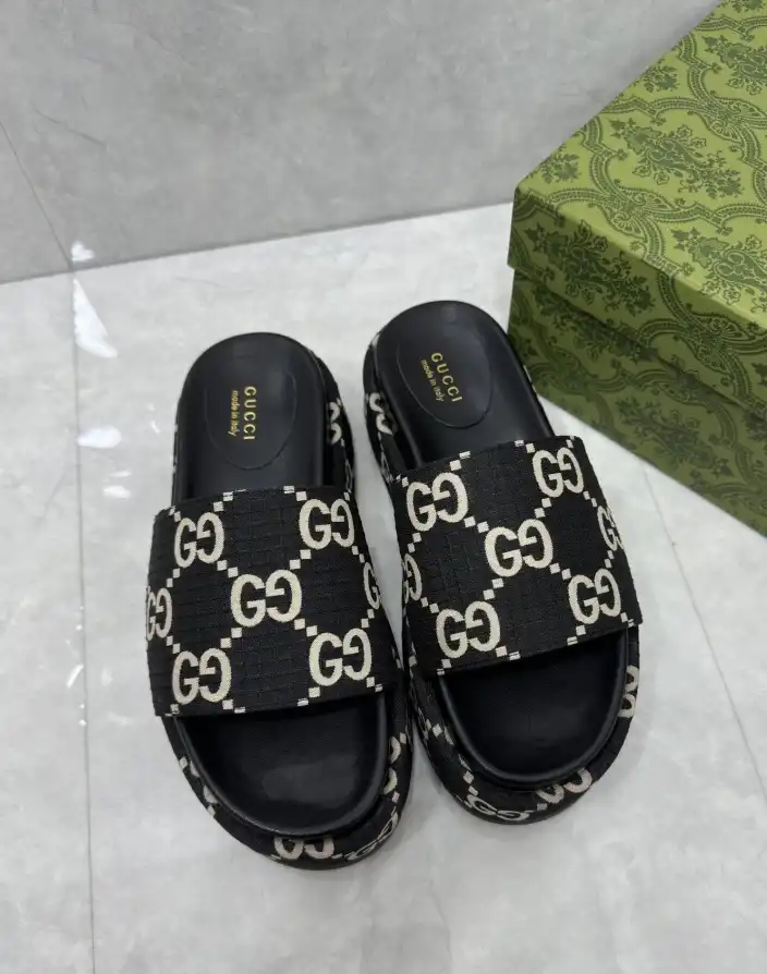 hype Gucci Slippers