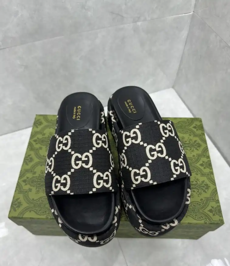 hype Gucci Slippers