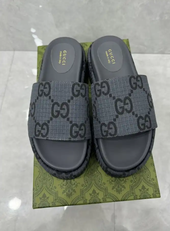 hype Gucci Slippers