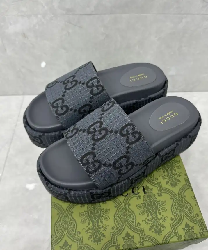 hype Gucci Slippers