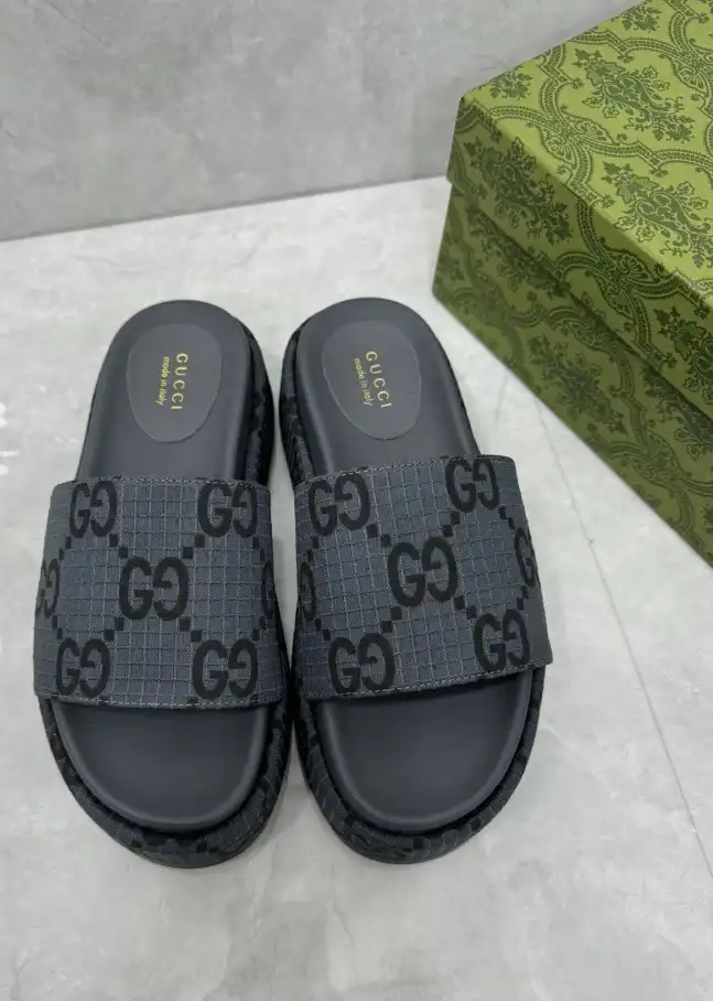 hype Gucci Slippers