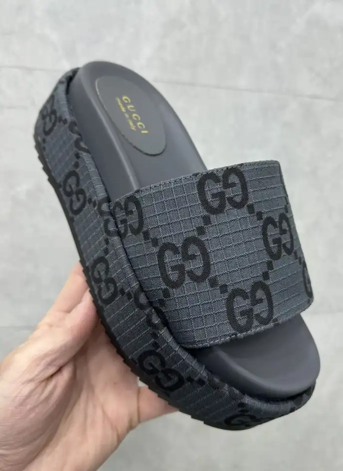 hype Gucci Slippers