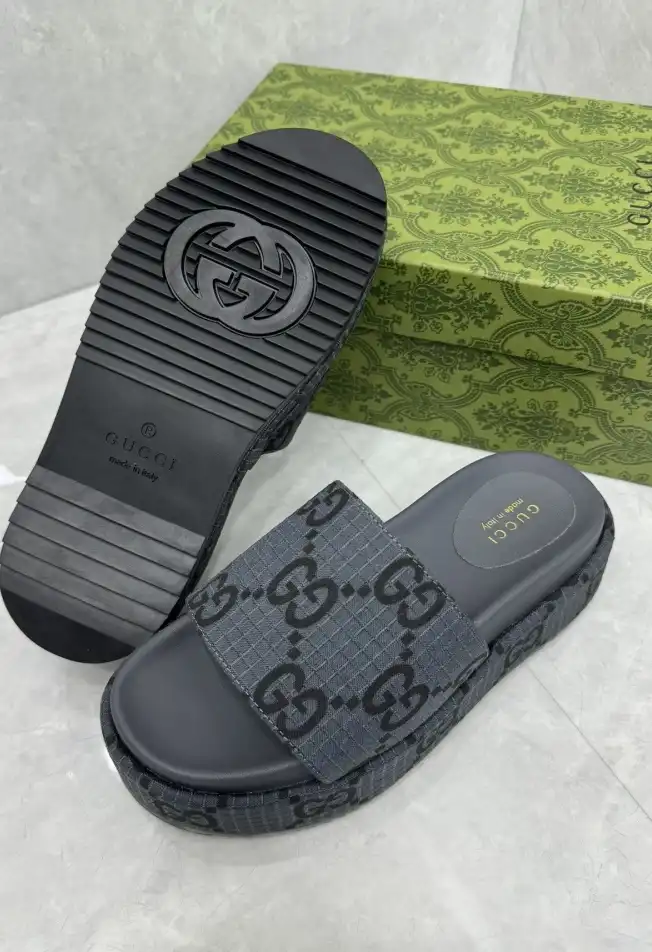 hype Gucci Slippers