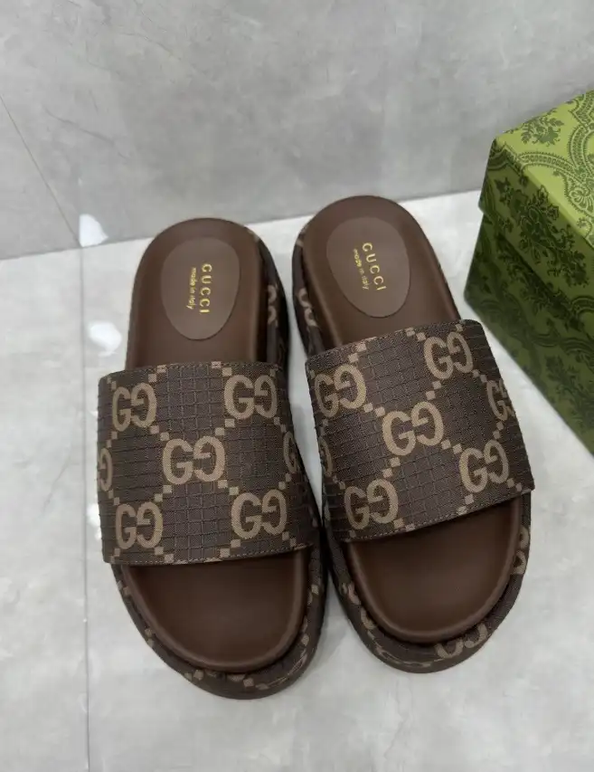 hype Gucci Slippers