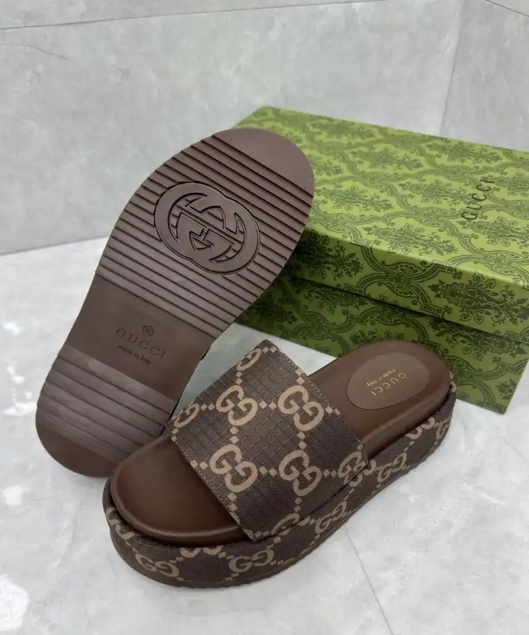 hype Gucci Slippers