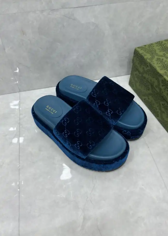 hype Gucci Slippers