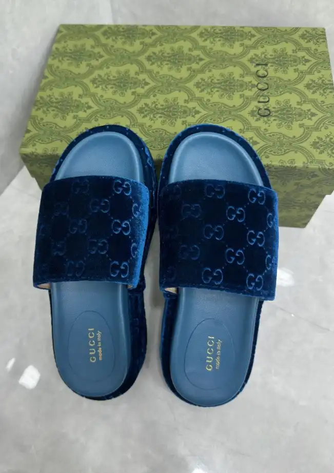 hype Gucci Slippers