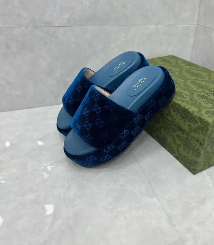 hype Gucci Slippers