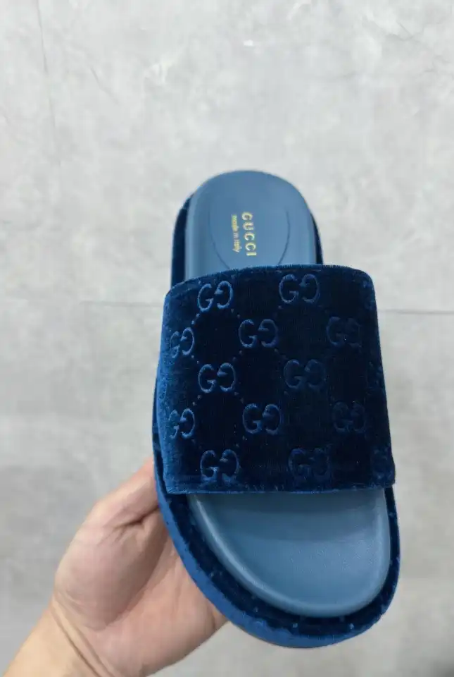 hype Gucci Slippers