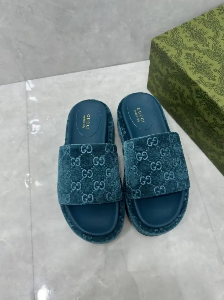 hype Gucci Slippers