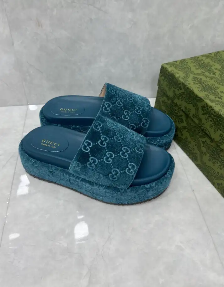 hype Gucci Slippers