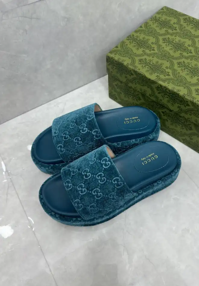 hype Gucci Slippers