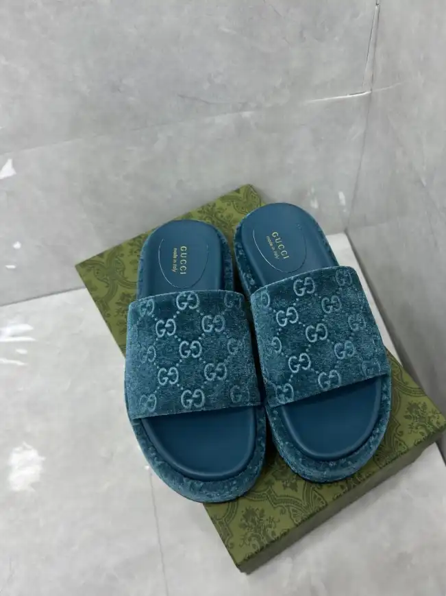 hype Gucci Slippers