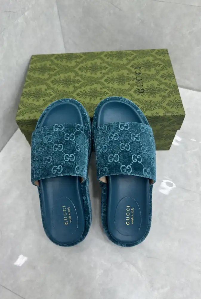 hype Gucci Slippers