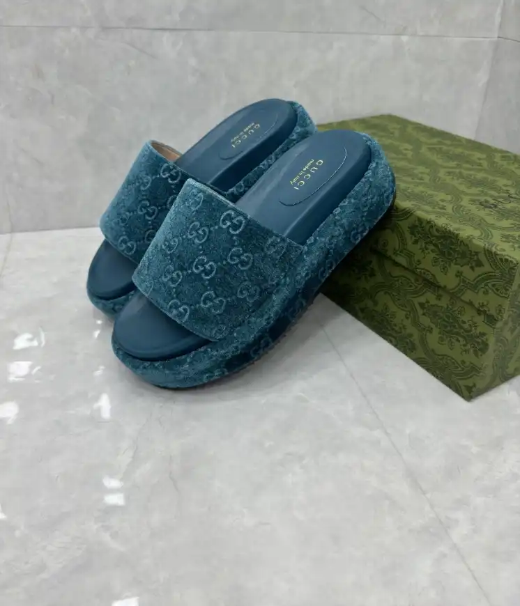 hype Gucci Slippers