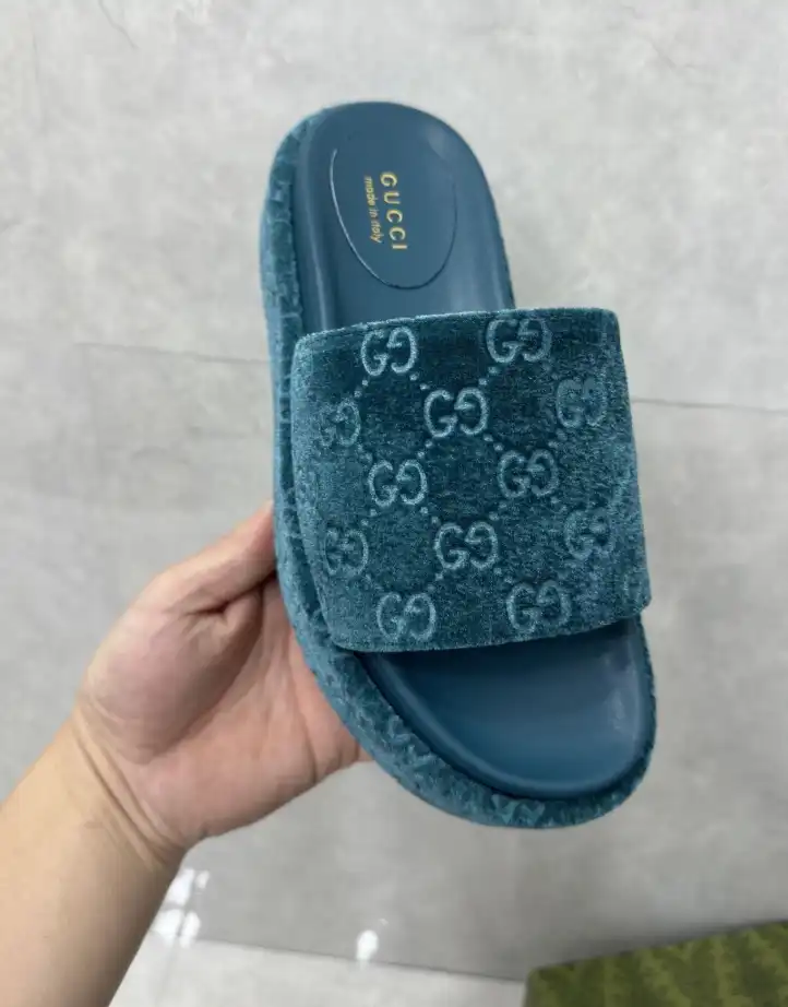 hype Gucci Slippers