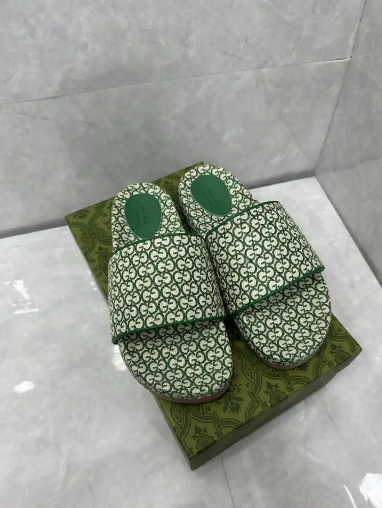 hype Gucci Slippers