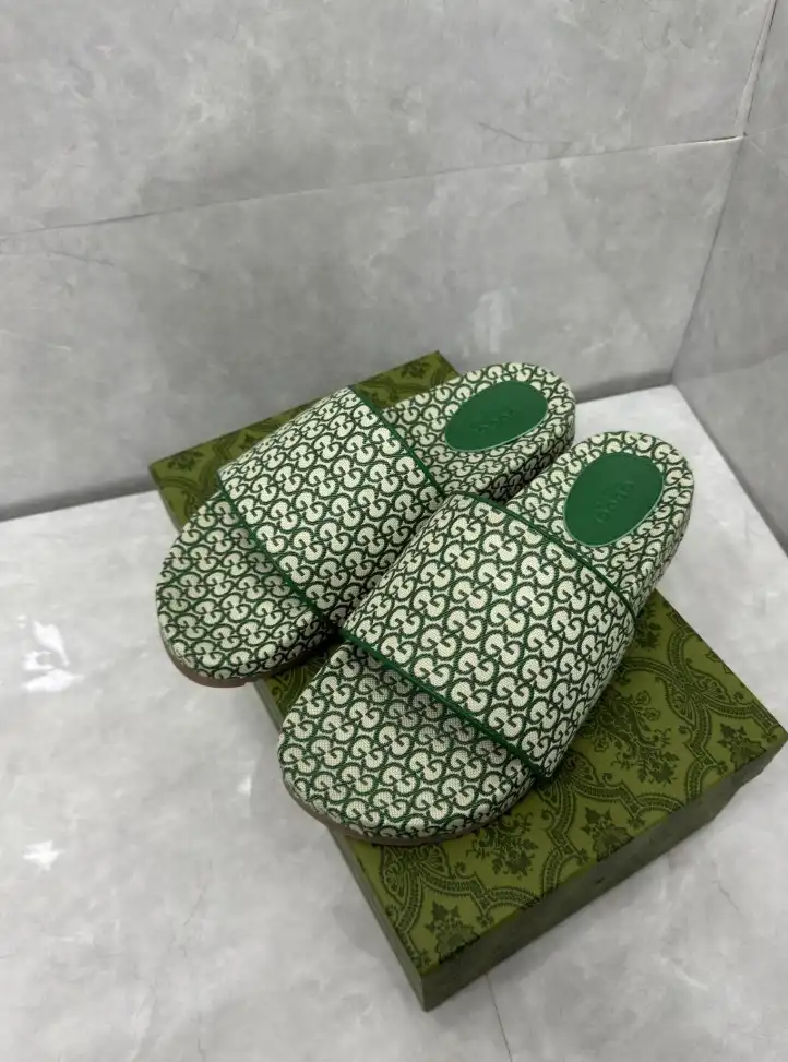 hype Gucci Slippers