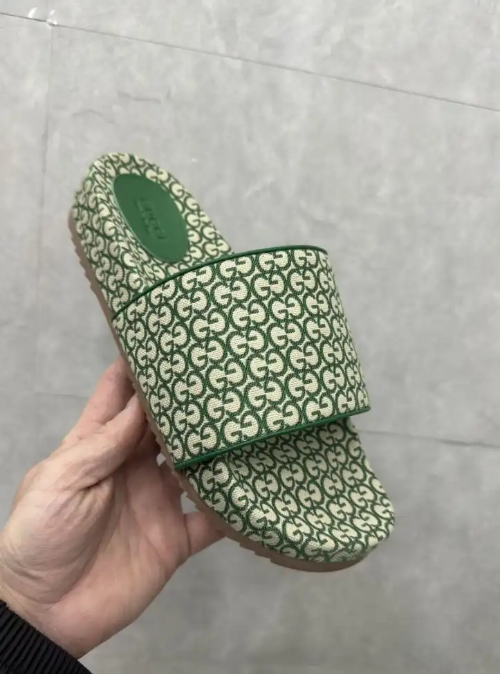 hype Gucci Slippers