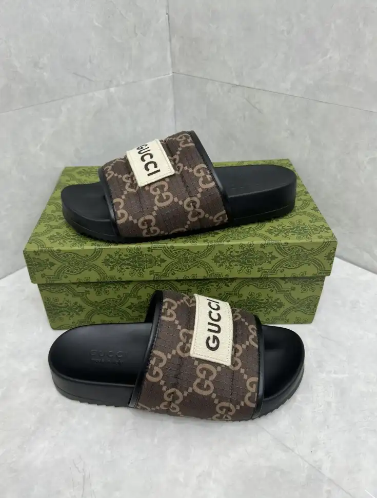 hype Gucci Slippers