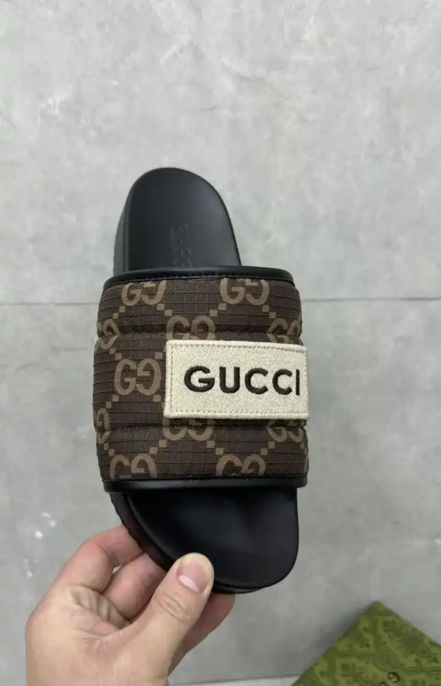 hype Gucci Slippers