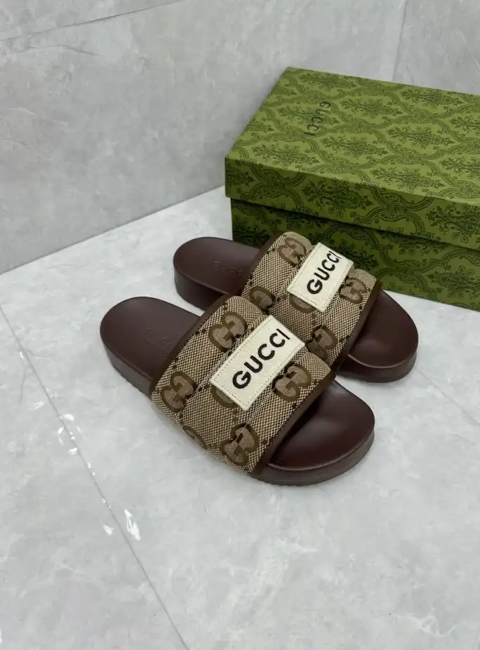 hype Gucci Slippers