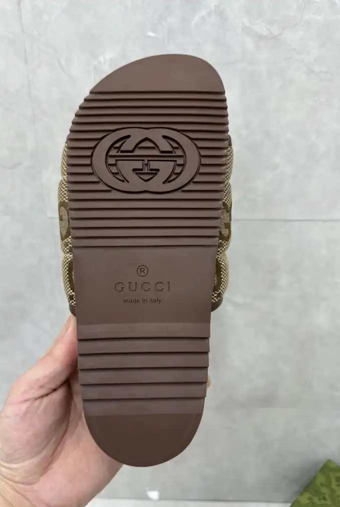 hype Gucci Slippers