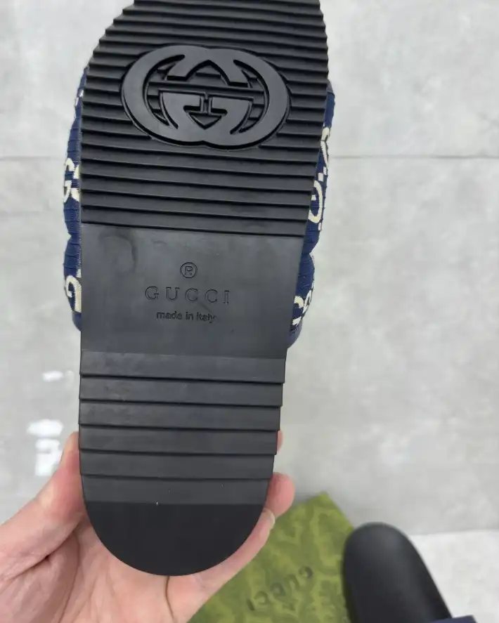 hype Gucci Slippers