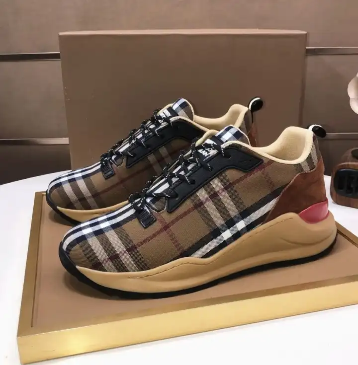 hype Burberry Sneakers