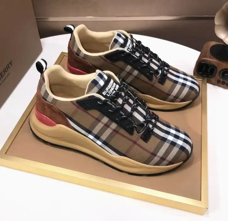 hype Burberry Sneakers