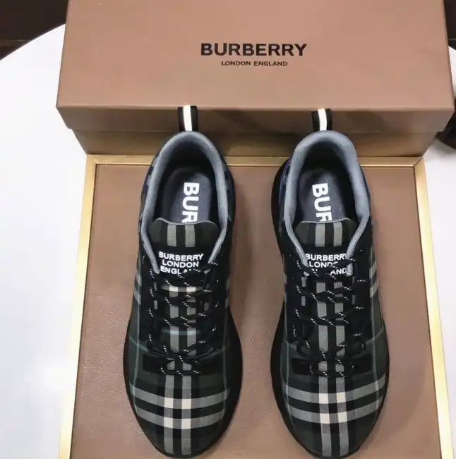 hype Burberry Sneakers