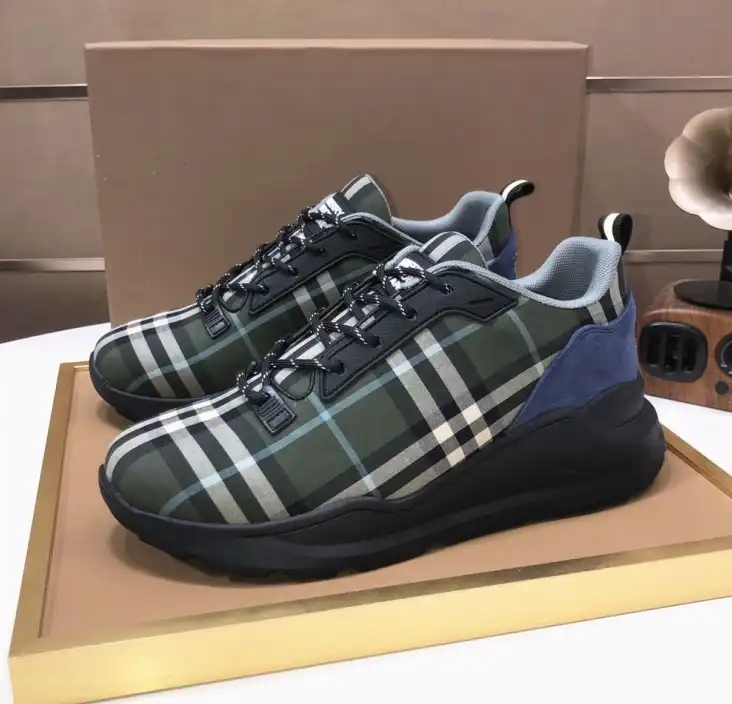 hype Burberry Sneakers