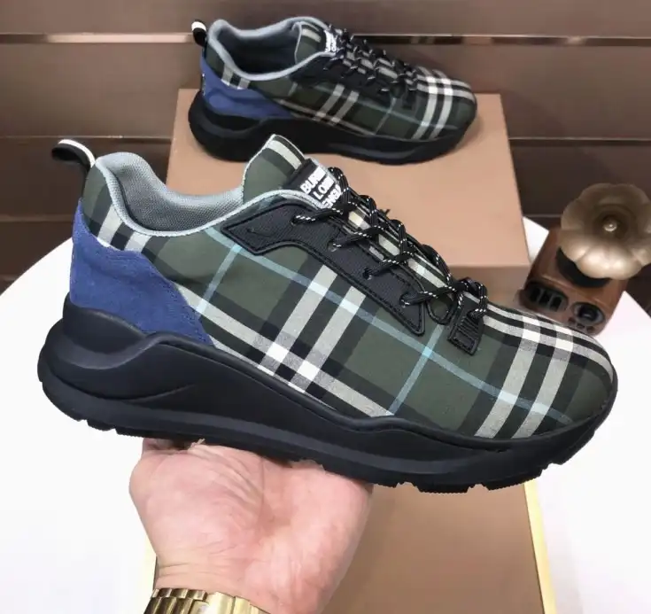 hype Burberry Sneakers