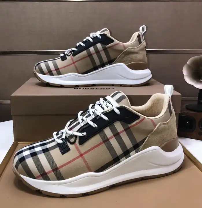 hype Burberry Sneakers