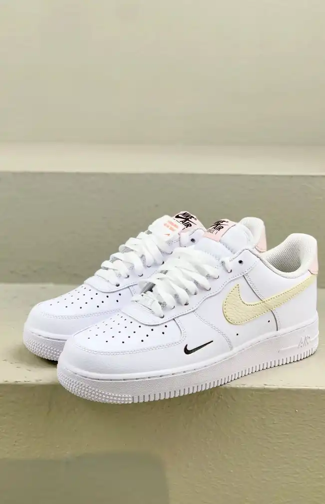 hype Nike Sneakers