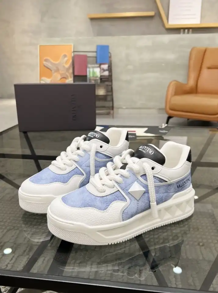 hype Valentino Sneakers