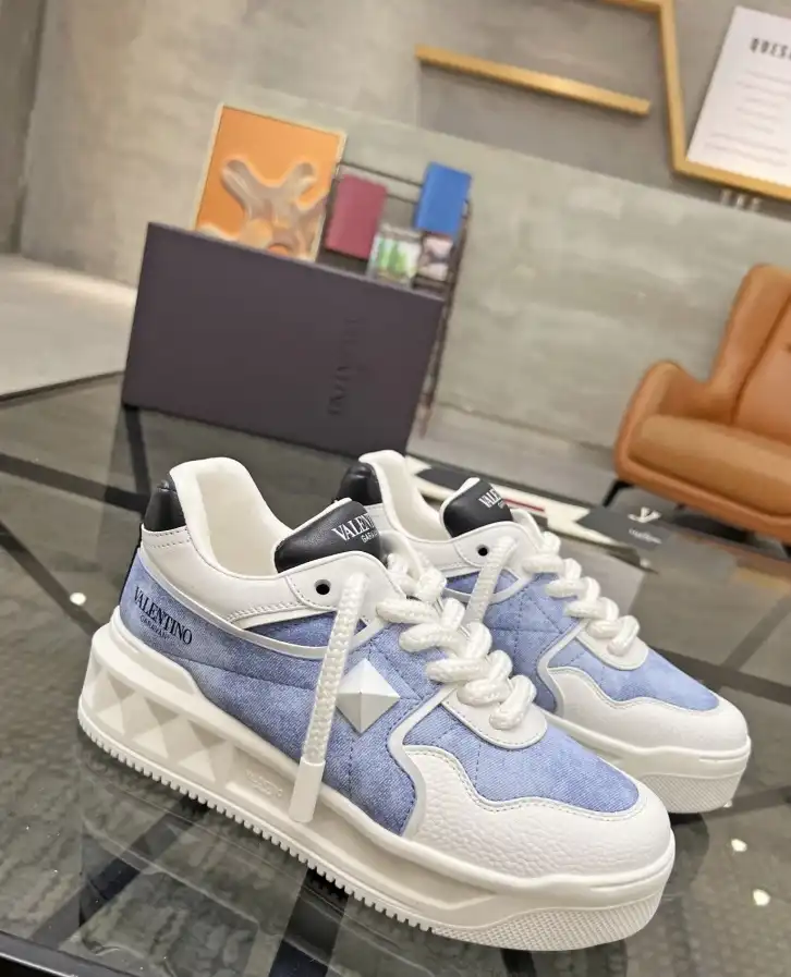 hype Valentino Sneakers