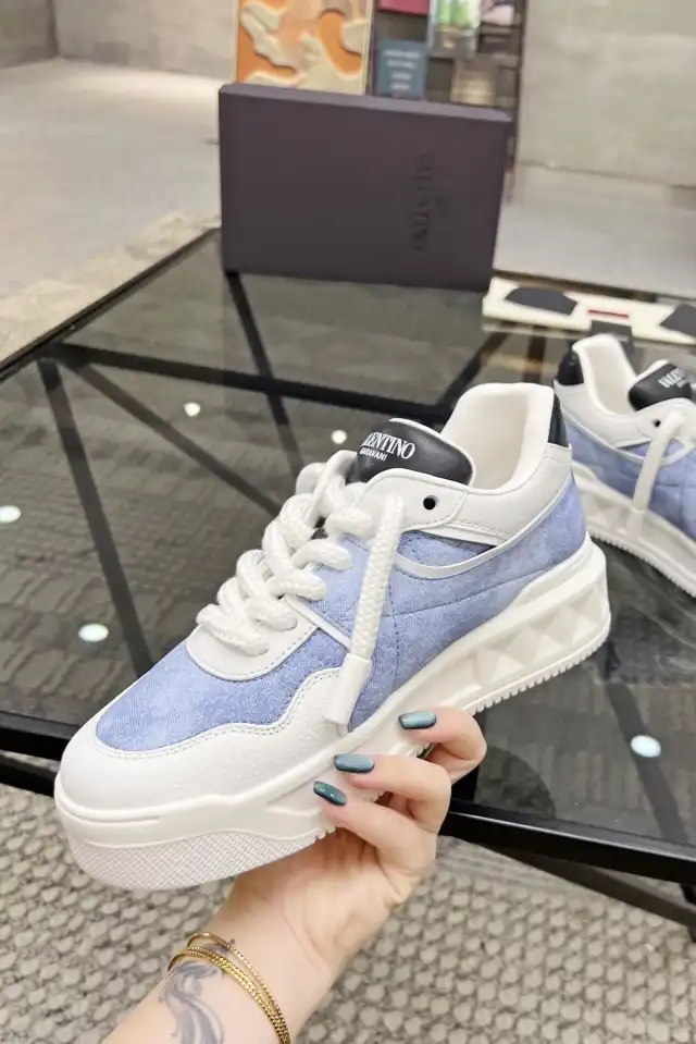 hype Valentino Sneakers