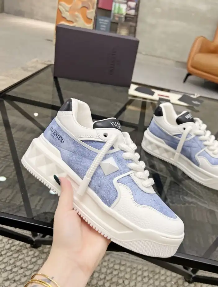 hype Valentino Sneakers