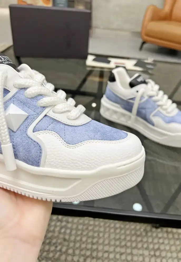 hype Valentino Sneakers