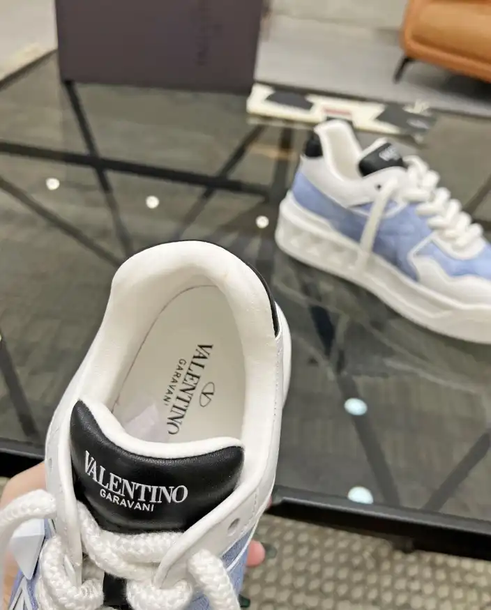 hype Valentino Sneakers