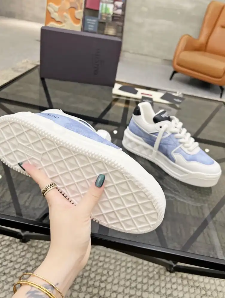 hype Valentino Sneakers