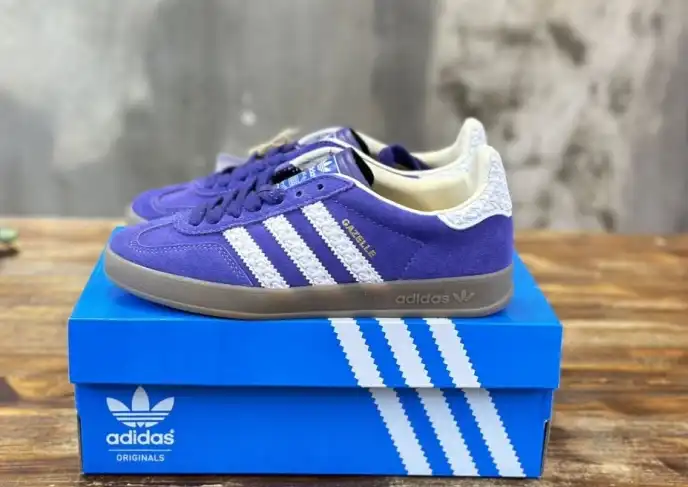 hype Adidas Sneakers