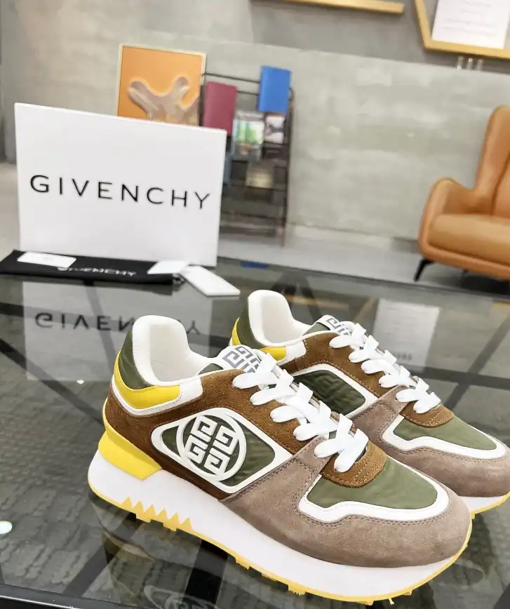 hype Givenchy Sneakers